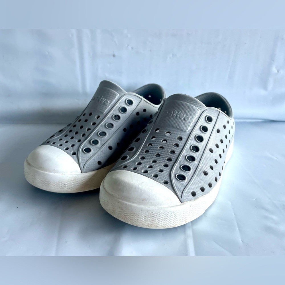 Native Jefferson Kids Waterproof Slip-On Sneaker‎ Pigeon Grey/Shell White C8